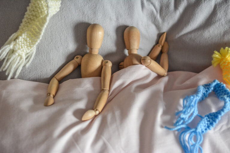 Relaciones sexuales: ¿es positivo o negativo fingirlas?